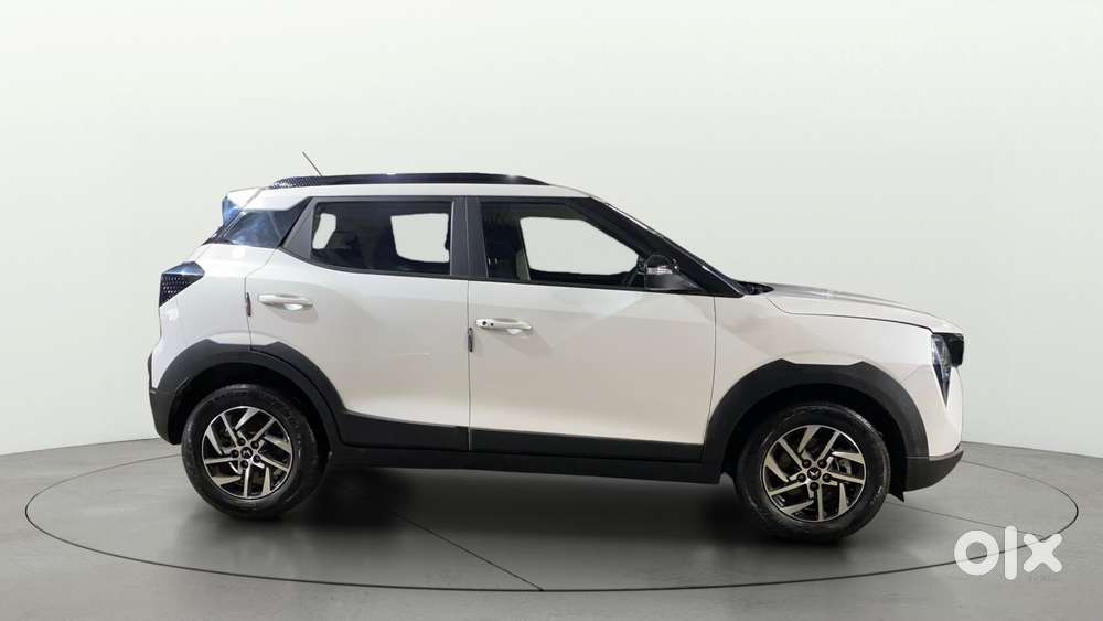 Mahindra Xuv 3xo Ax5 Pm Mt, 2024, Petrol