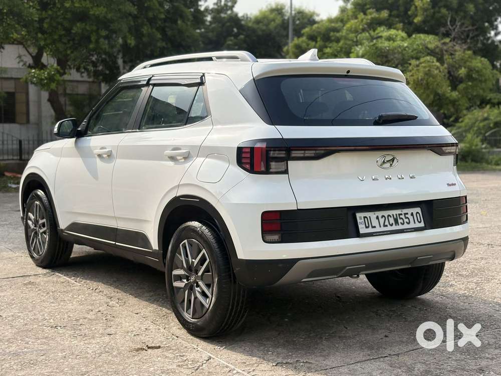 Hyundai Venue 1.0 S (o) Turbo Dct, 2023, Petrol