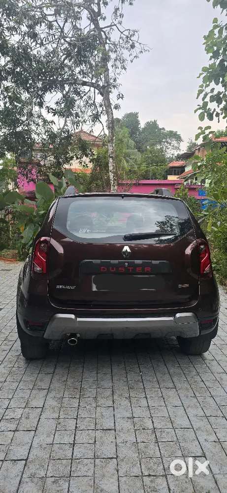 Well Maintained Turbo Petrol Duster.