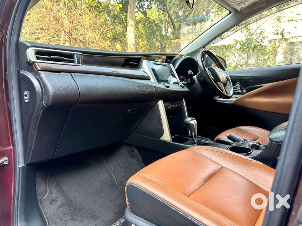 Toyota Innova Crysta 2.8z Automatic, 2016, Diesel