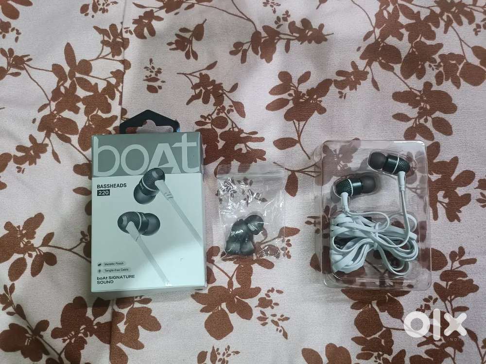 boAt Bassheads 220 Wired Earphones