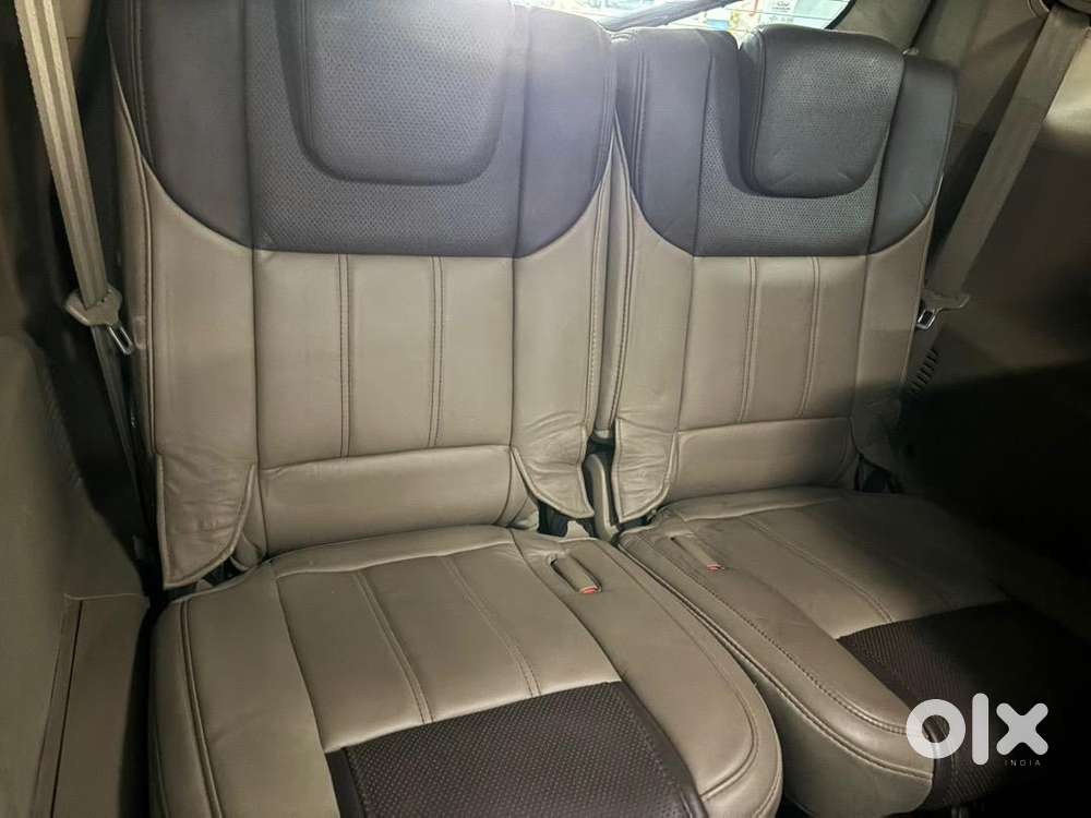 Mahindra Pearl White Xuv500 W8 Diesel 2012 For 6 Lakhs