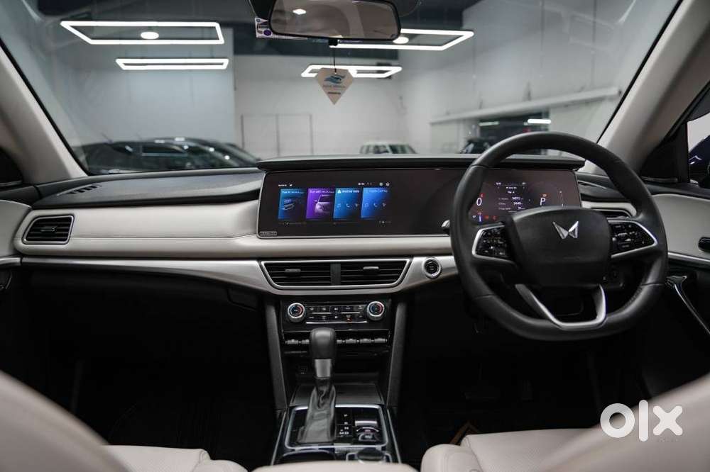 Mahindra Xuv700 2.2 Ax 7 Diesel At Str Awd, 2022, Diesel