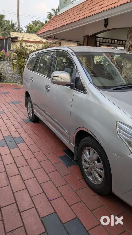 Toyota Innova 2.5v Diesel - 8 Seater - Single Owner