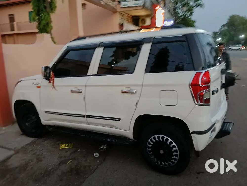 Mahindra Tuv 300 Plus 2017 Diesel 120000 Km Driven