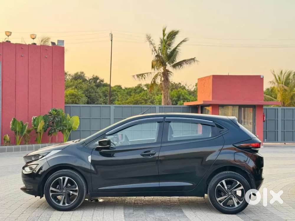 Tata Altroz 1.2 Xz Plus Dark Edition, 2022, Petrol