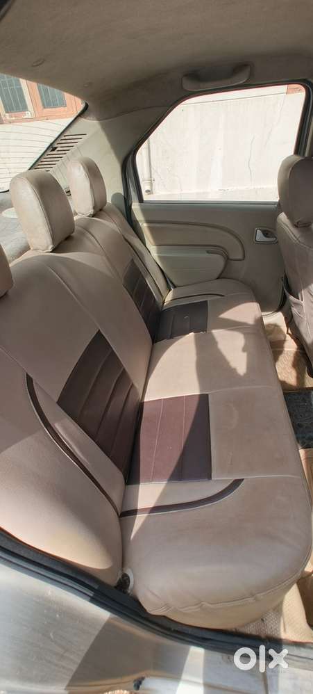 Mahindra Logan Petrol 2009