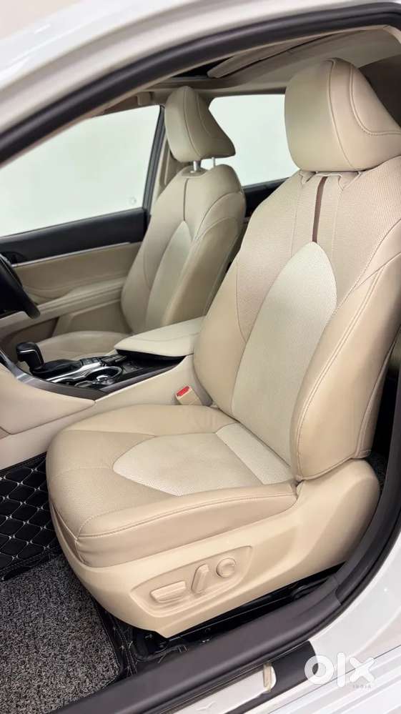 Toyota Camry Hybrid, 2022, Petrol