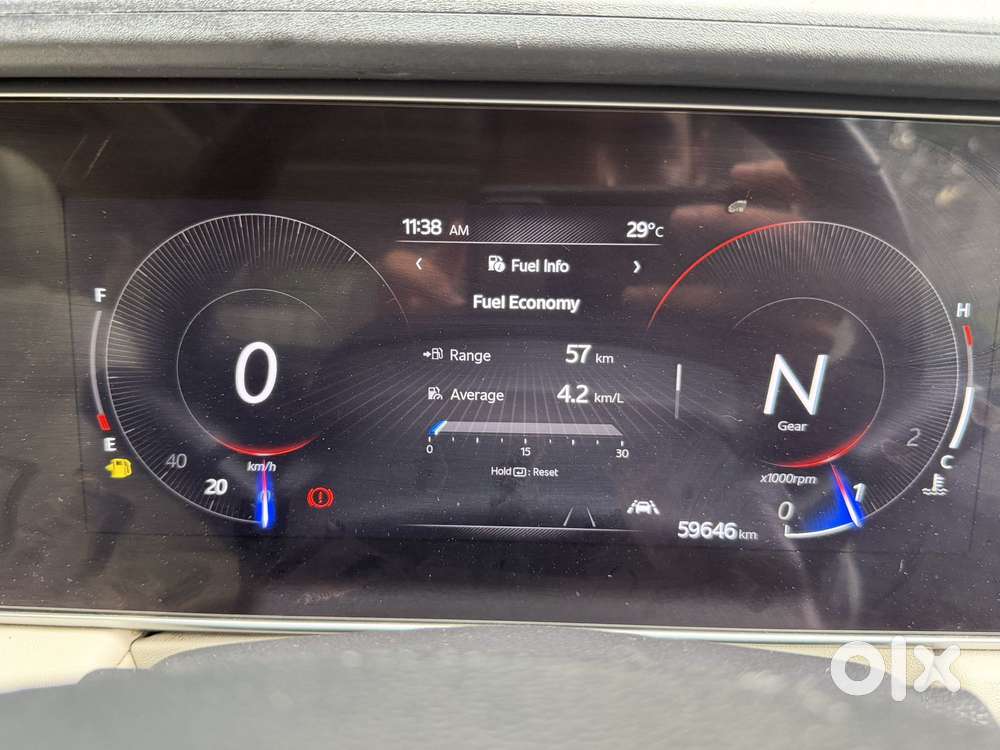 Mahindra Xuv700 2.0 Ax 7 Petrol Mt Str, 2022, Petrol