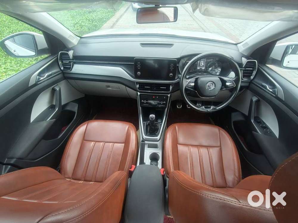 Skoda Kushaq 1.0 Tsi Ambition, 2022, Petrol