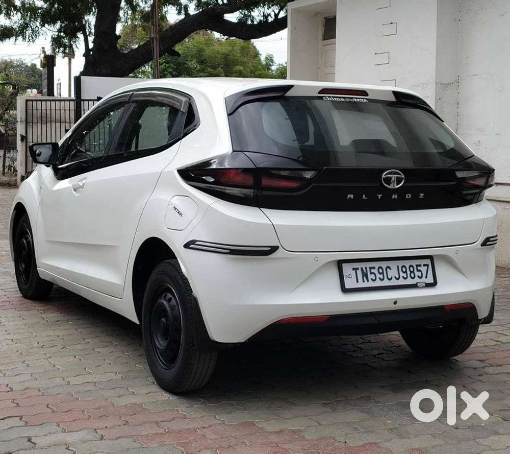 Tata Altroz 1.2 Xe, 2021, Petrol