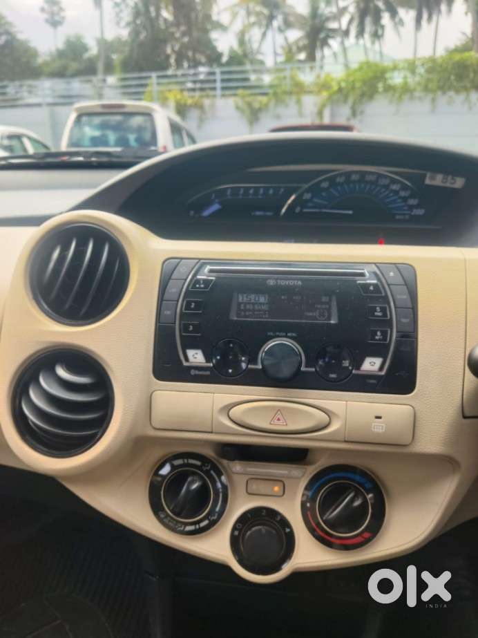 Toyota Etios 1.5 V, 2017, Petrol