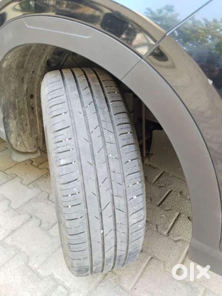 Hyundai Venue 1.0 S (o) Turbo Dct, 2024, Petrol