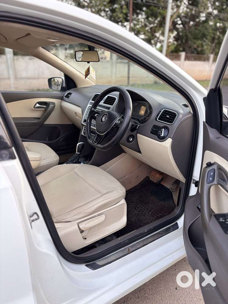 Volkswagen Vento 1.2 Tsi Highline Plus At, 2014, Petrol
