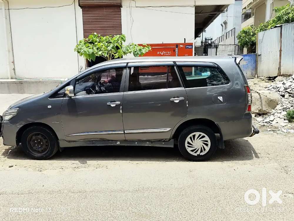 Toyota Innova 2015 Diesel 180000 Km Driven