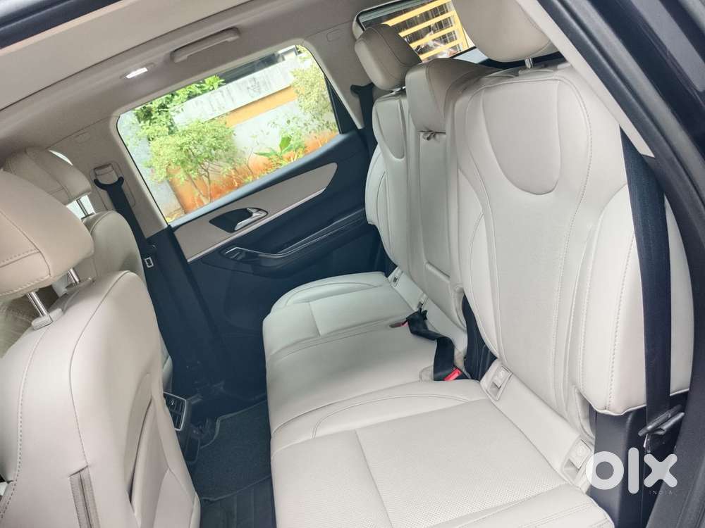 Mahindra Xuv700 2.0 Ax 7 Petrol At Luxury Pack Str, 2023, Diesel