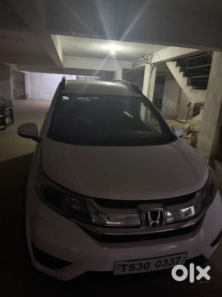 Honda Br-v 2016 Petrol 120000 Km Driven Doctors Car