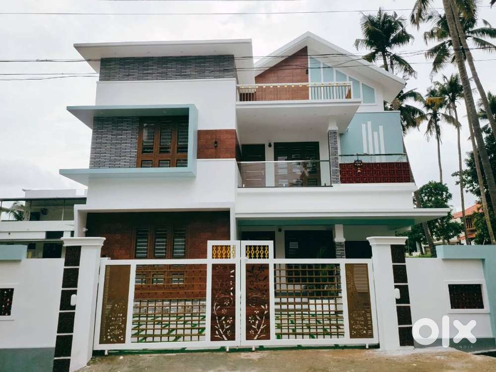 2700 SqFt, Semi furnished villa ,Thrissur For Sale Houses