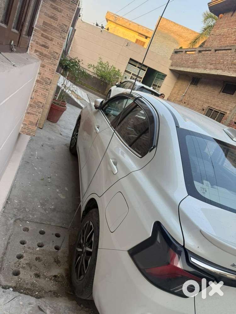 Maruti Suzuki Dzire Petrol 27000 Km Driven