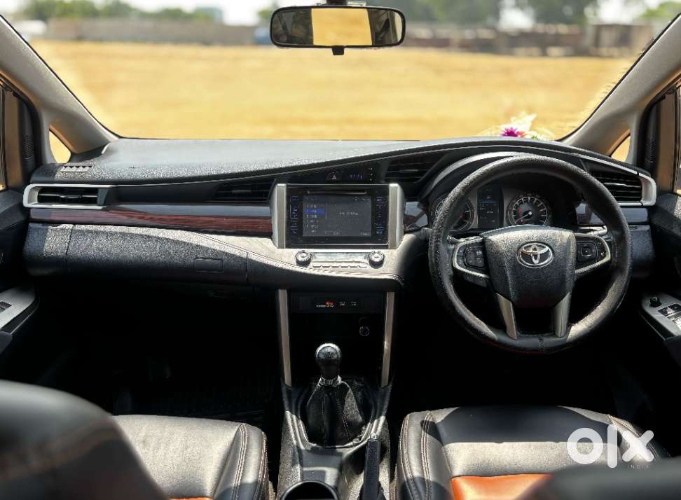Toyota Innova Crysta 2.4 V, 2016, Diesel