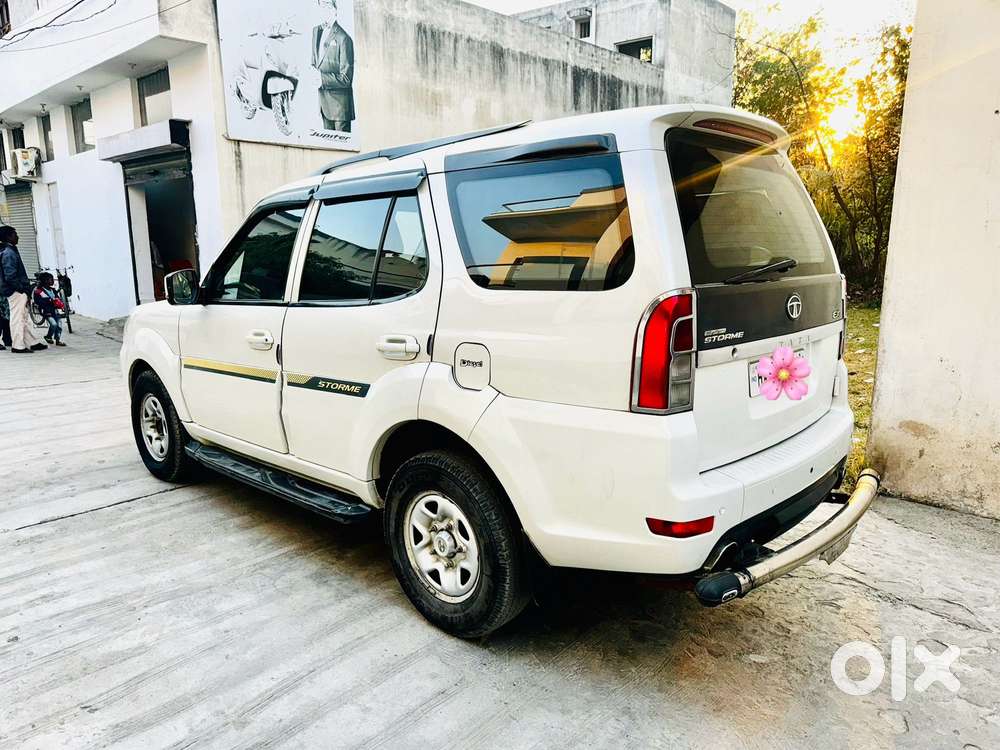 Tata Safari Storme 2012-2015 Explorer Edition, 2015, Diesel