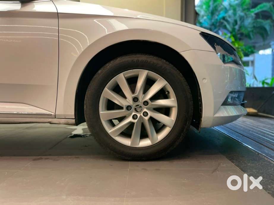 Skoda Superb 2.0 L&k Tsi At, 2019, Petrol