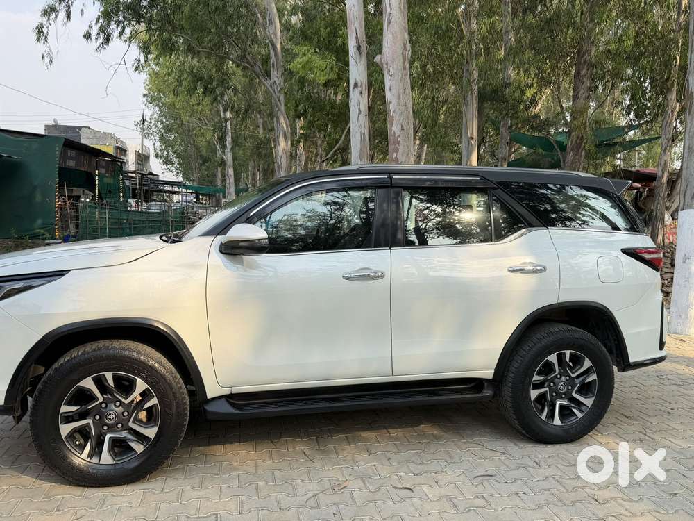 Toyota Fortuner 2.8 Legender 4x4, 2022, Diesel
