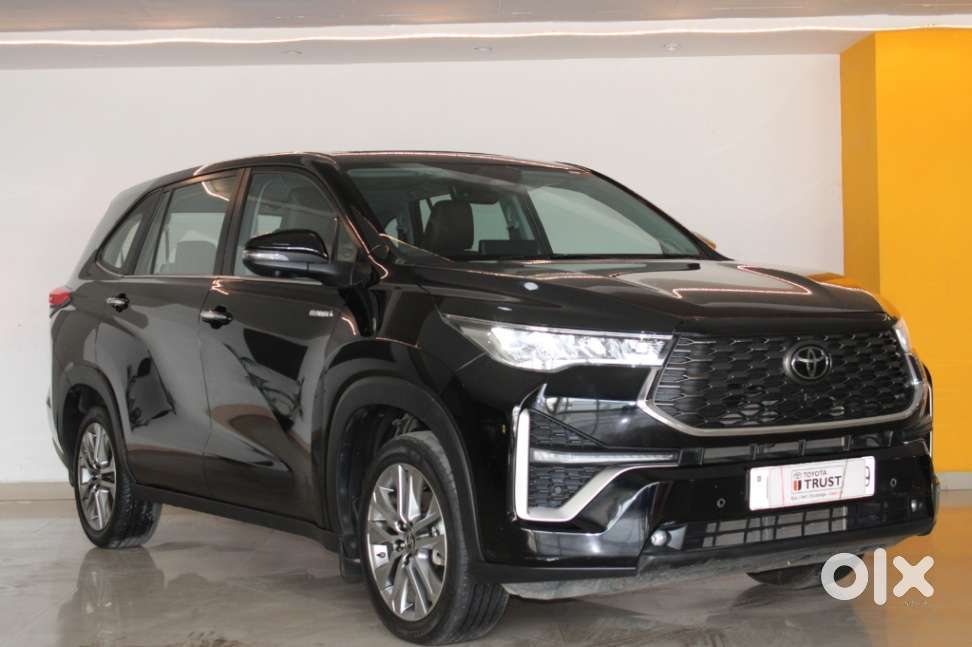 Toyota Innova Hycross 2.0 ZX Hybrid 7 STR, 2023, Petrol