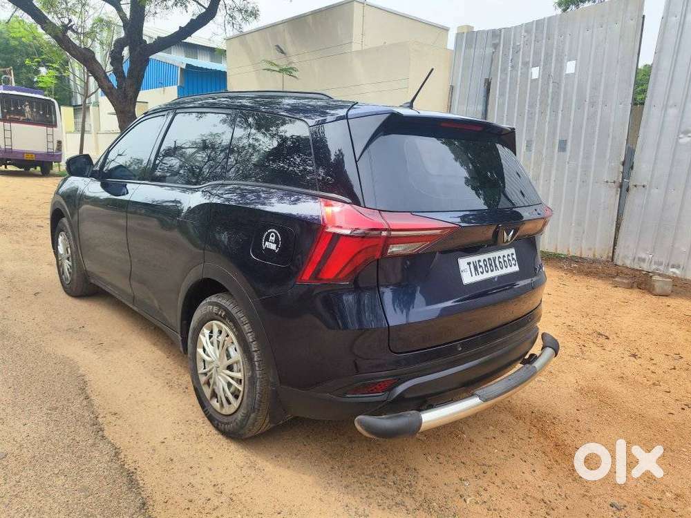 Mahindra Xuv700 2.0 Mx Petrol Mt 5 Str, 2023, Petrol
