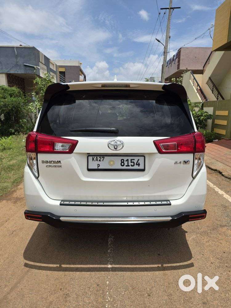 Toyota Innova Crysta 2.4 V 8 Str, 2025, Diesel