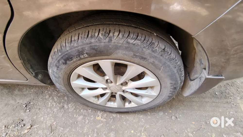 Maruti Suzuki Ertiga Zxi 2012 Top Model