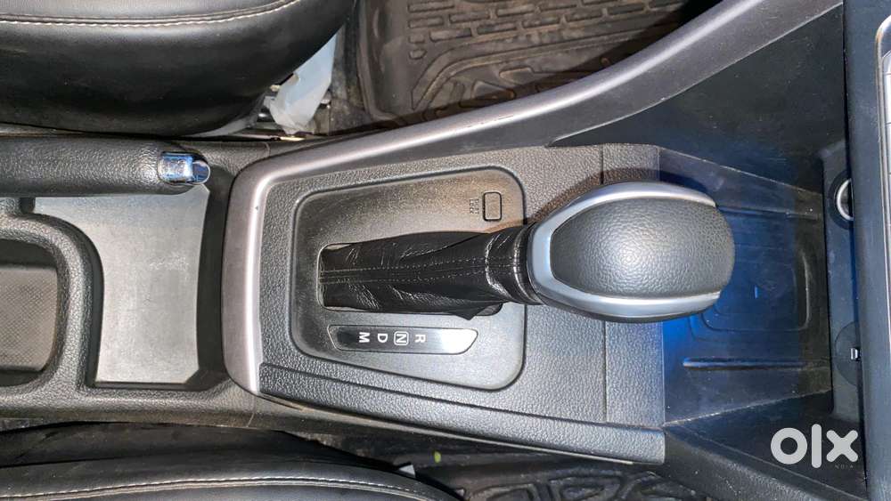 Maruti Suzuki Vitara Brezza 1.5 Zxi Plus At Dual Tone, 2024, Petrol