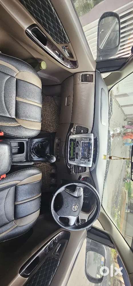 Toyota Innova 2015