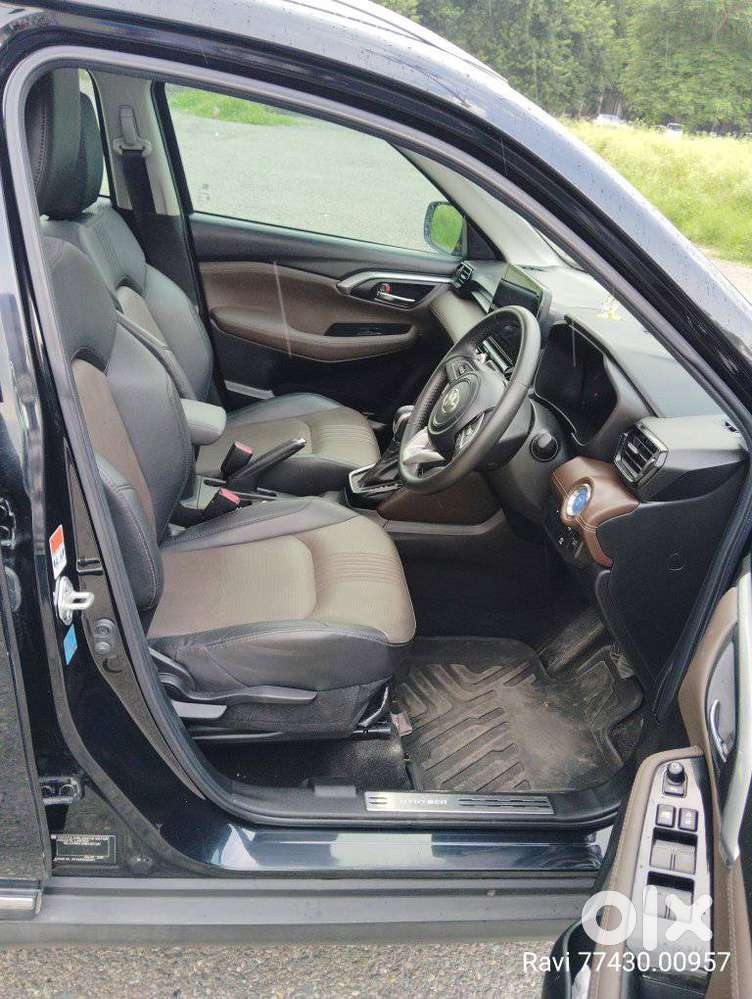 Toyota Urban Cruiser Hyryder 1.5 V Hybrid, 2024, Petrol