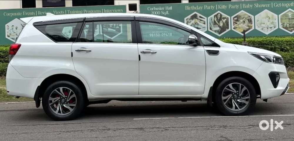 Toyota Innova Crysta [2020-ongoing] 2.4 Vx 7 Str, 2022, Diesel