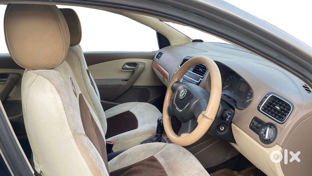 Skoda Rapid 2013-2016 1.6 Mpi At Elegance, 2012, Petrol