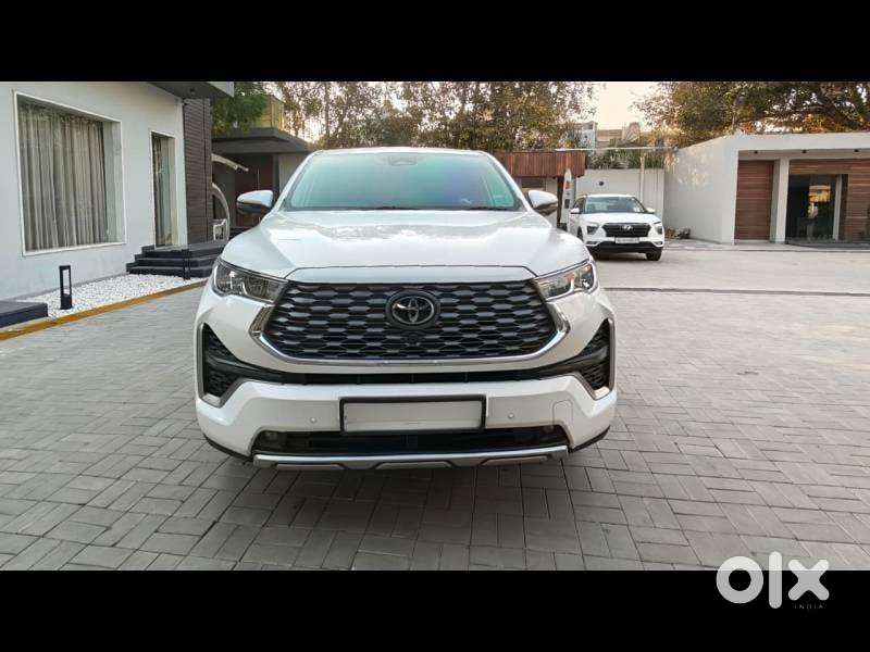 Toyota Innova Hycross 2.0 Vx Hybrid 8 Str, 2025, Petrol