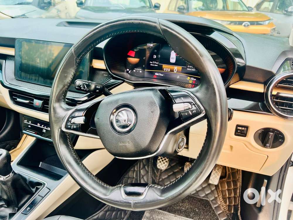 Skoda Slavia Style 1.0l Tsi Mt, 2025, Petrol