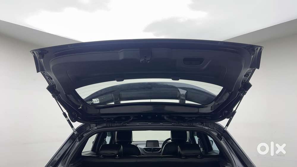 Tata Altroz 1.2 Xz Plus Dark Edition, 2021, Petrol