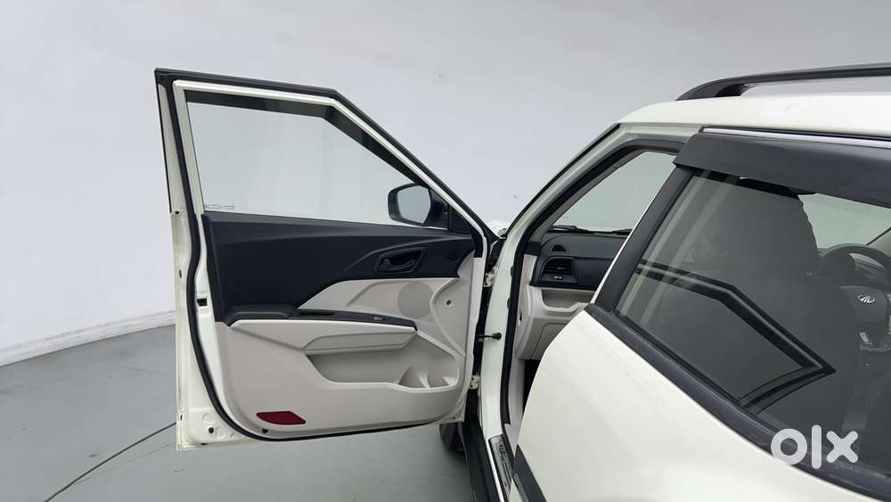 Mahindra Xuv300 1.2 W6 Amt Petrol, 2021, Petrol