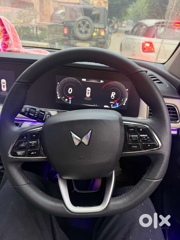 Mahindra Xuv700 Petrol 2025