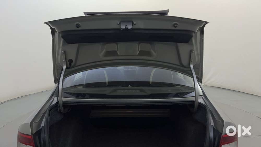 Skoda Rapid 1.6 Mpi Elegance, 2014, Petrol