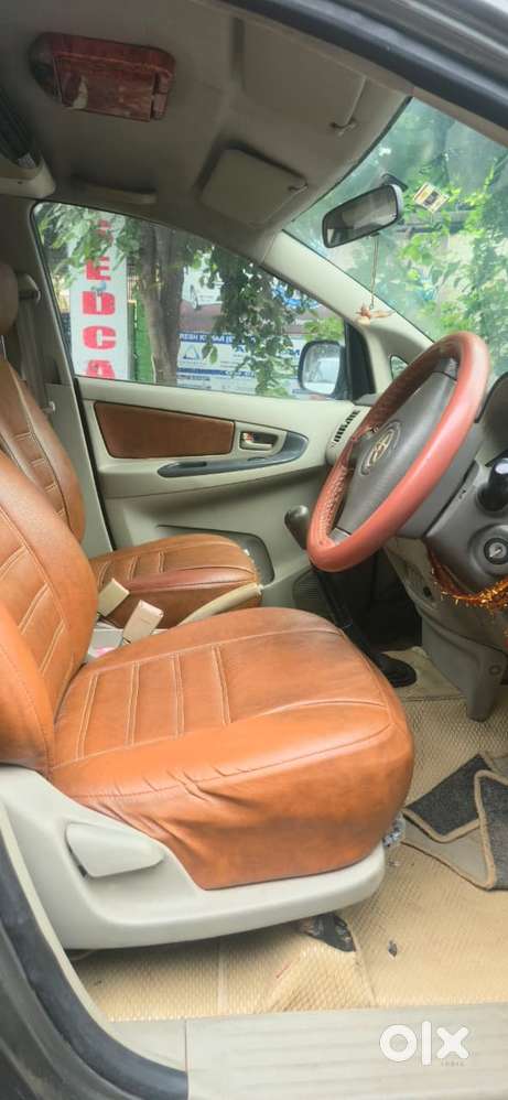 Toyota Innova 2.5 G (diesel) 8 Seater Bs Iv, 2011, Diesel