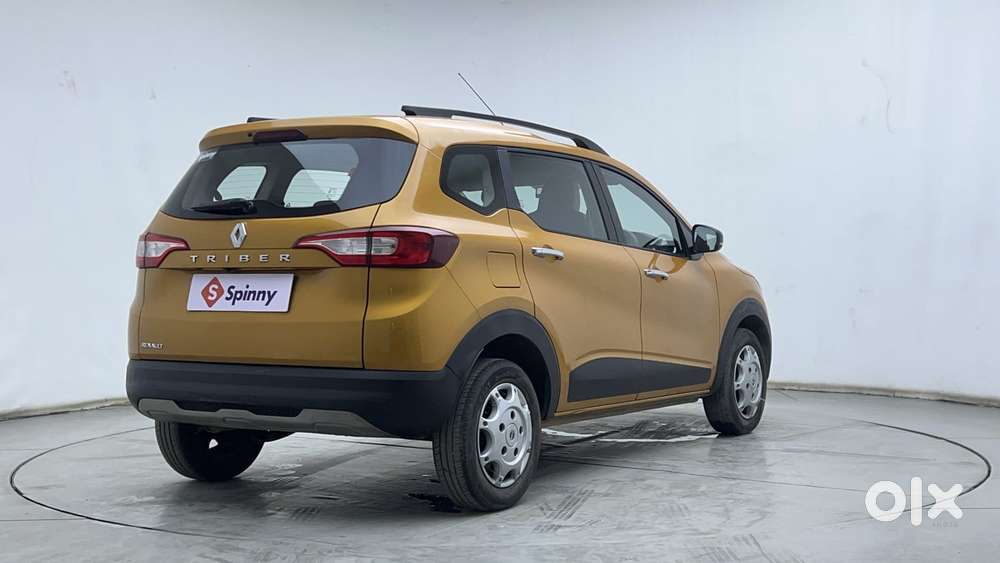 Renault Triber Rxz, 2023, Petrol