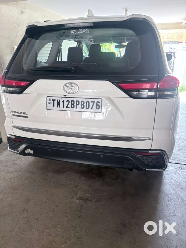 Toyota Innova Hycross 2025 Petrol