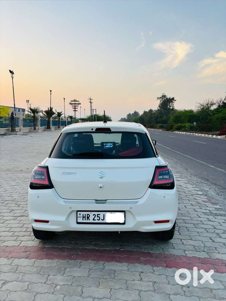 Maruti Suzuki New-gen Swift  2024 Petrol Showroom Condition