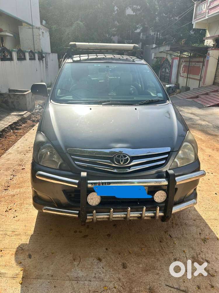 Toyota Innova 2.5v 2010 Model Resale