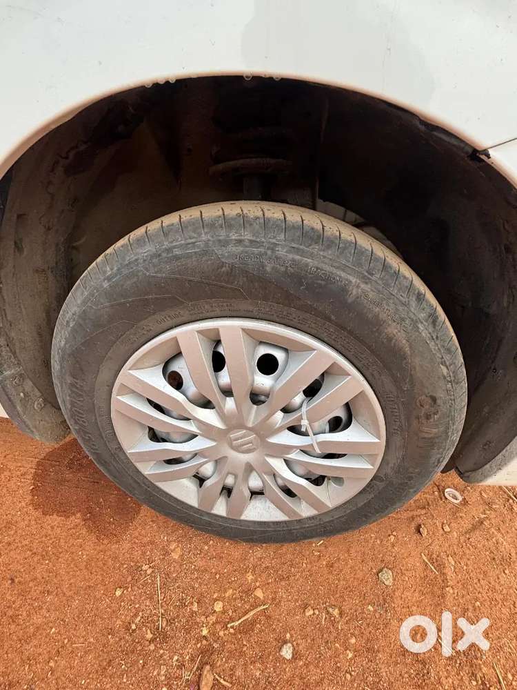 Maruti Suzuki Dzire 2025 Cng & Petrol 37382 Km Driven Serviced Timely