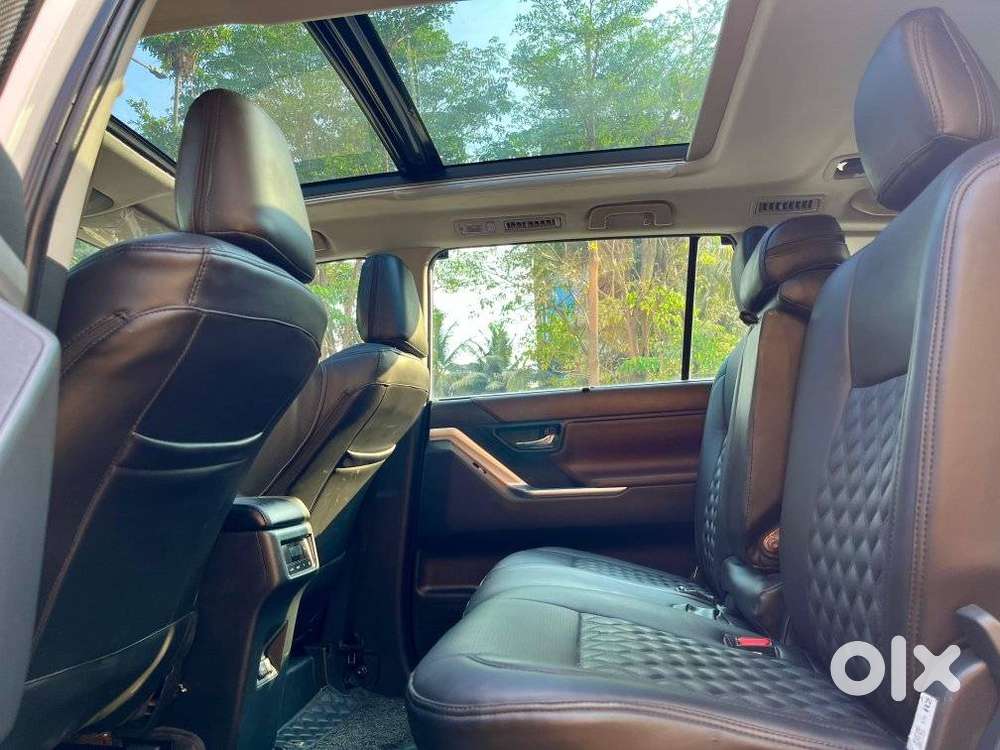 Toyota Innova Hycross, 2025, Petrol