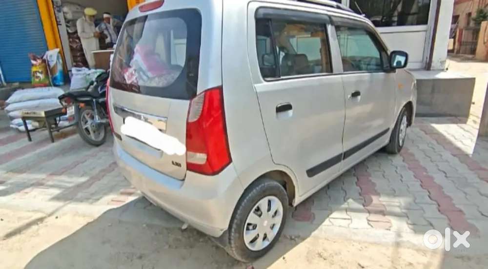 Cars Bohat Acchi Hai Saaf Condition Hai Baaki Baate Chat Par